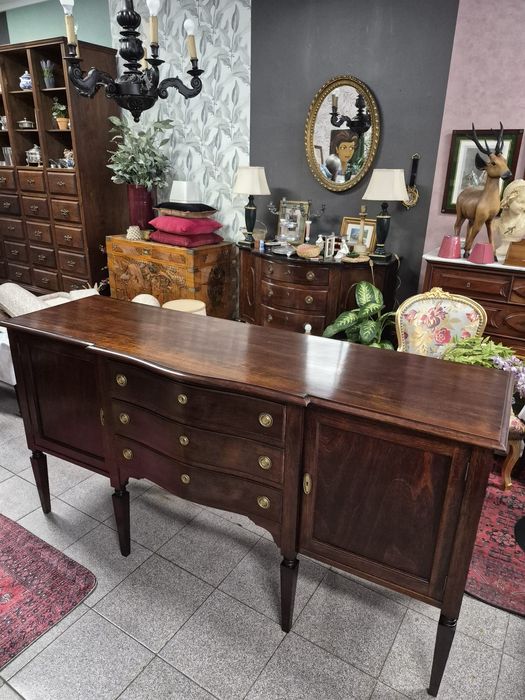 Aparador / Bufete Inglês em Madeira Maciça - Estilo Clássico.