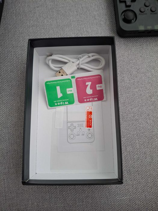 Consola R36S Como Nova