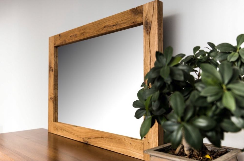Rustykalne lustro w dębowej ramie