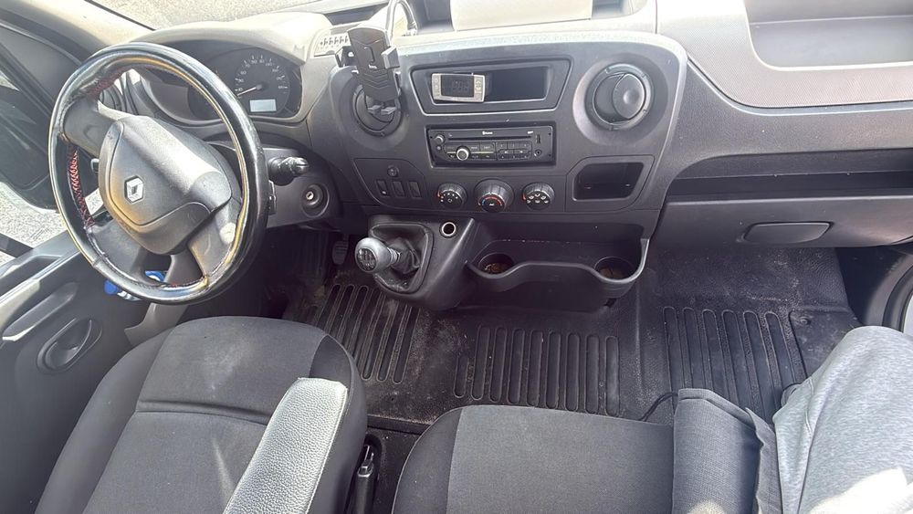 Renault Master461354244380436481