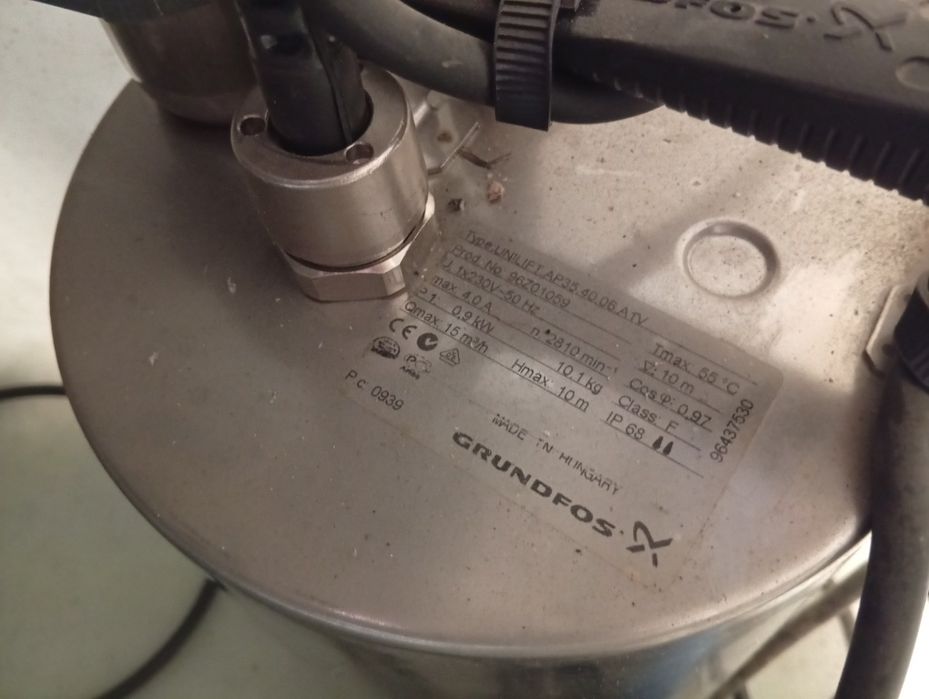 Depósito recolha de aguas com 2 bombas Grundfos