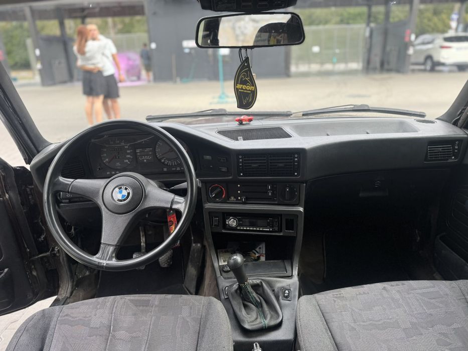 Продам BMW 518  M30b28 1984,2.8 газ/бензин