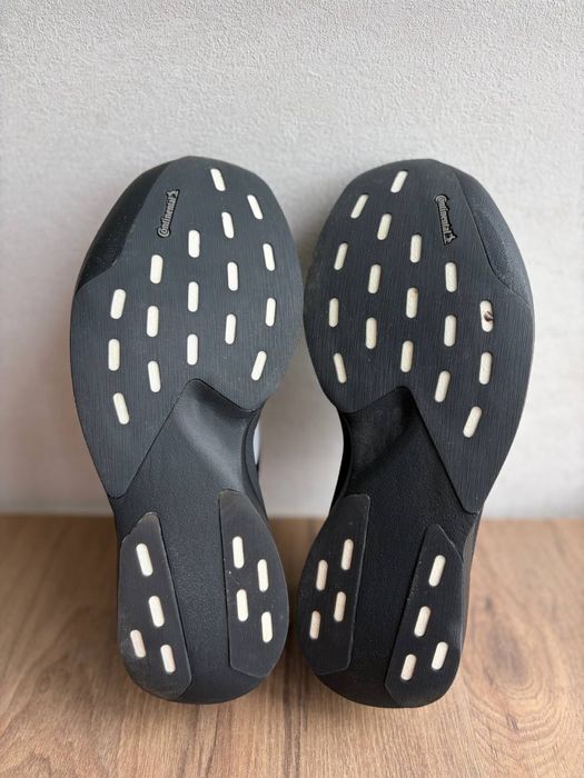 Продам кросівки Adidas adizero evo