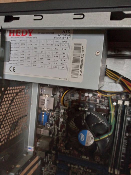 Компьютер, клавиатура, колонки и мышь, без монитора или с монитором