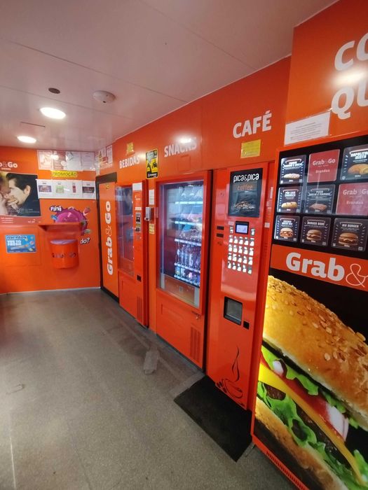 Trespasse de Loja com Máquinas de Vending Automático