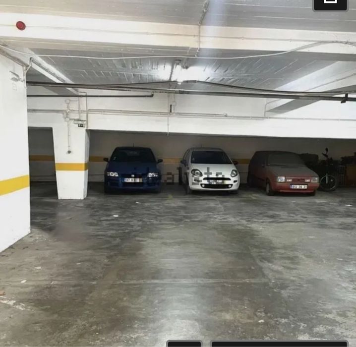 alugo  lugar de garagem