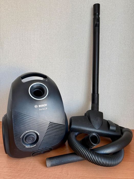 Пилосос Bosch BGBS2LB1 для сухого прибирання з мішком