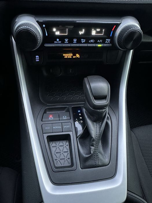 Продам Toyota Rav 4 2020 року