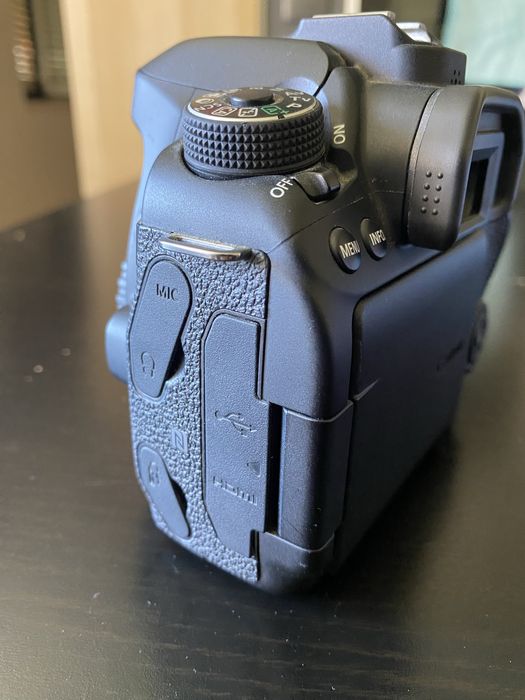 Canon 80D 2 baterias