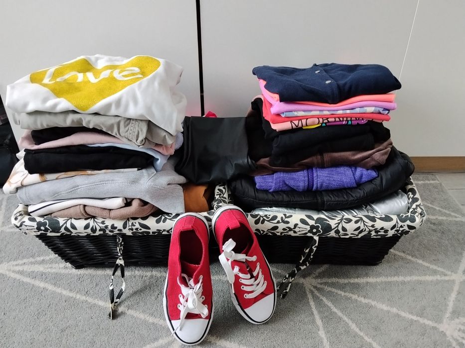 Paka ubrań dla.dziewczynki 134/140