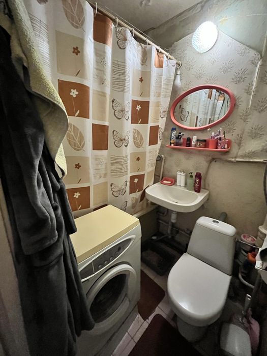 1кім кв з косметикою вул. Тероборони(Гагаріна).Подусівка.Сертифікат!