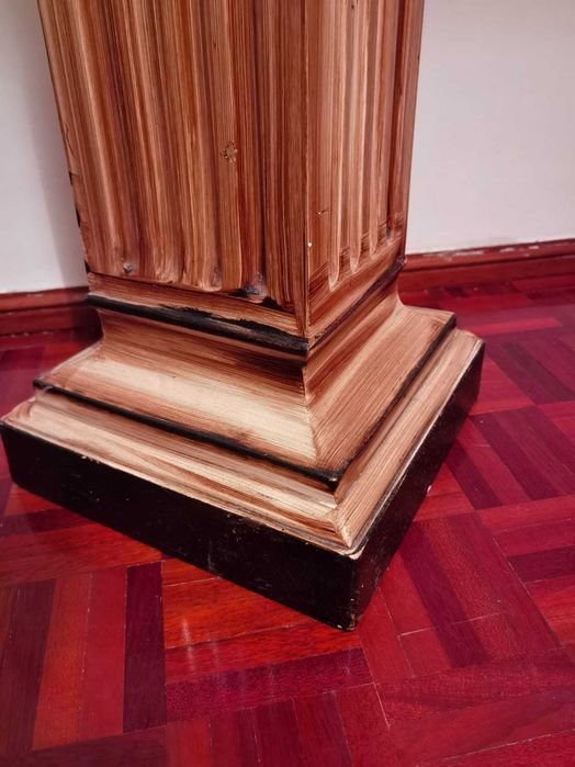 Colunas com tampo em vidro