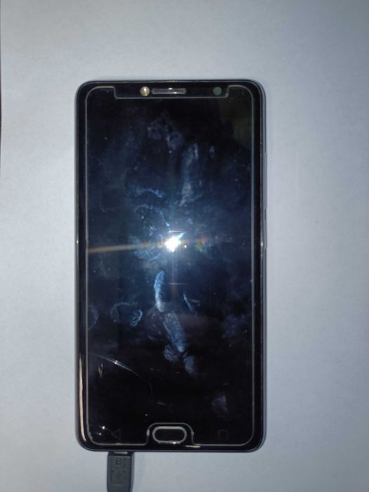 telemovel Vodafone VFD 700