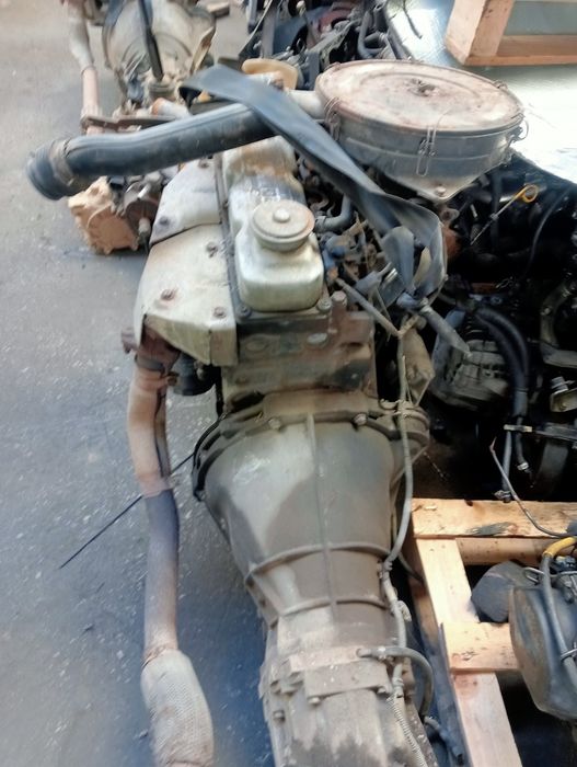 Motor Nissan D 25
