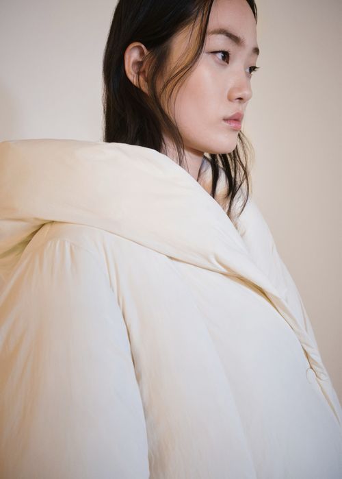 Продам пуховик Mango новий