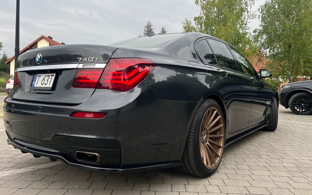 BMW F01 740i 2015