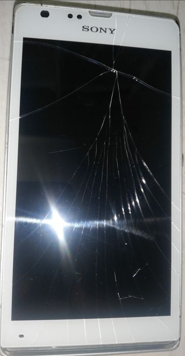 Sony Xperia telefon uszkodzony na części