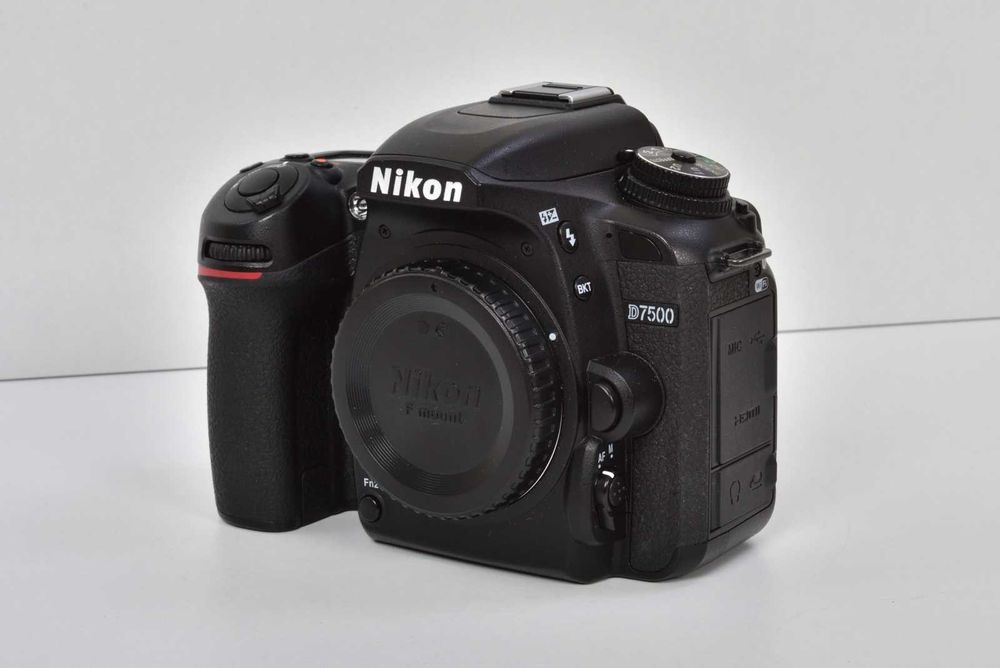 NIKON D7500 wykonał 9.718 zdjęć JAK NOWY