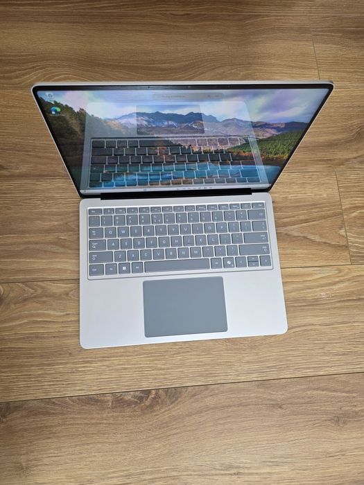 Laptop Surface 7 13 C10 16/256GB W11