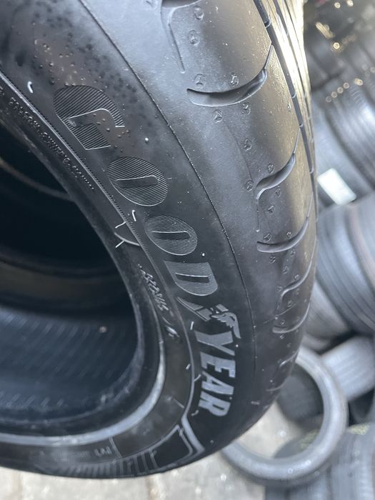 Goodyear 215/50 R17 super stan! 20 rok!