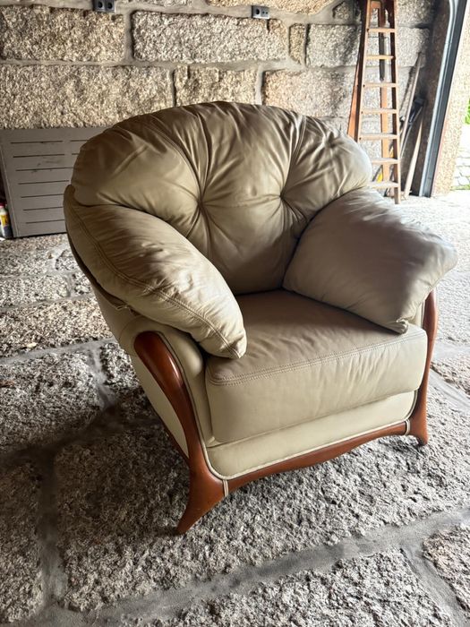 Sofas em pele cor creme