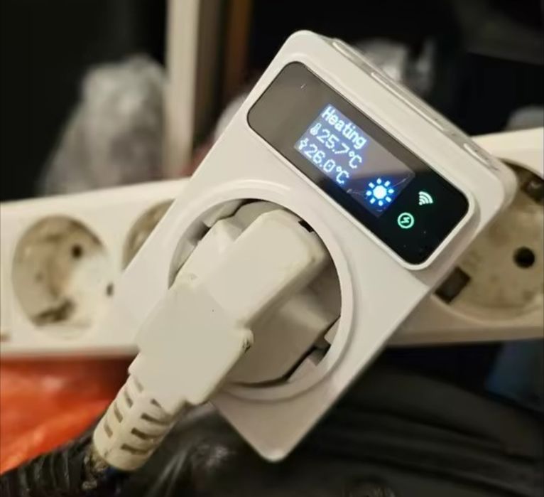 Wifi Термостат-розетка з дисплеєм та зовнішнім датчиком (Tuya)