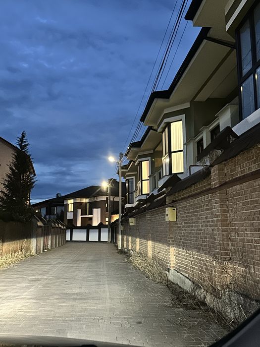 ПРОДАЖ котеджу з видом на озеро | Брюховичі, вул. Курортна