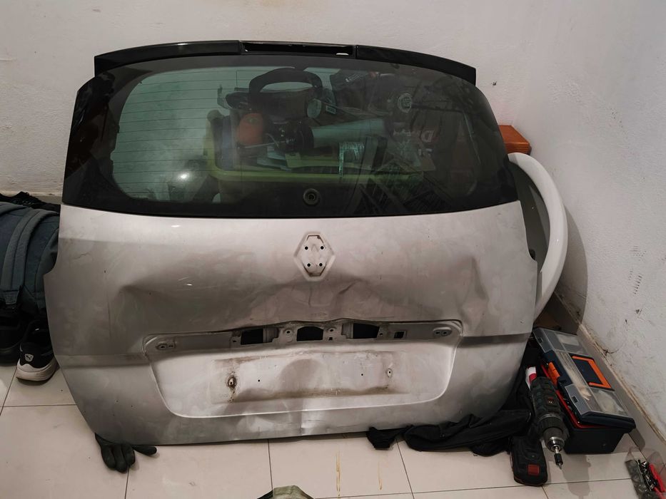 Mala bagageira Renault grand snenic com vidro