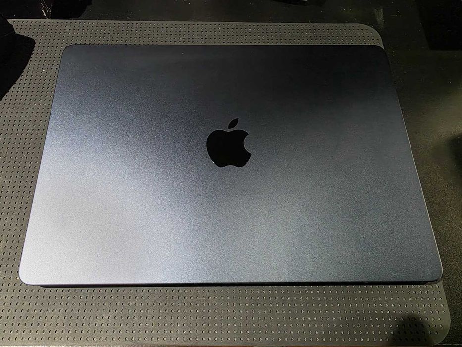 MacBook Air 13" 2022 M2 8GB/256GB Midnight - 18 Meses Garantia