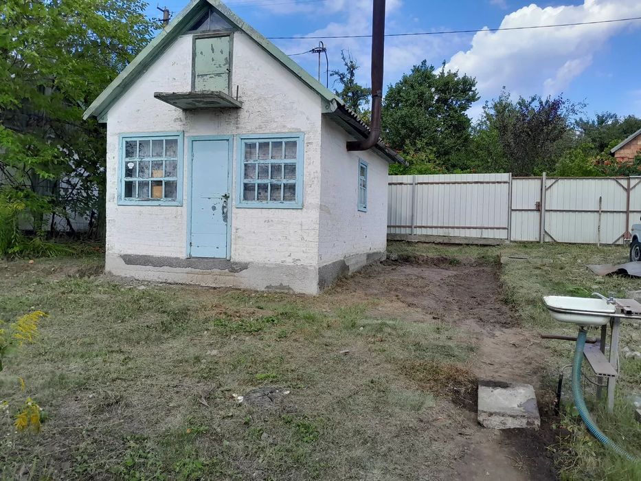 Дача 25 м. кв., уч. 6,7 сот. пр. Б. Хмельницкого. Печь. Вода. Свет.