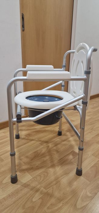 Cadeira sanitária  encartável