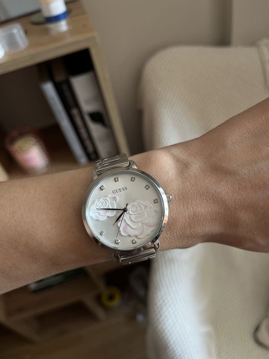 Жіночий годинник GUESS – оригінал