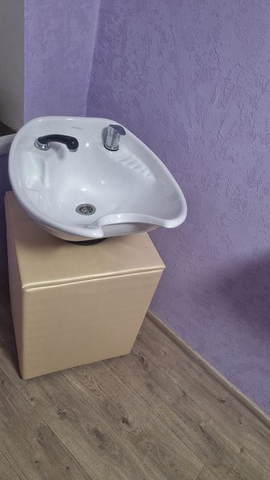 Мийка для голови нова незнадобилася