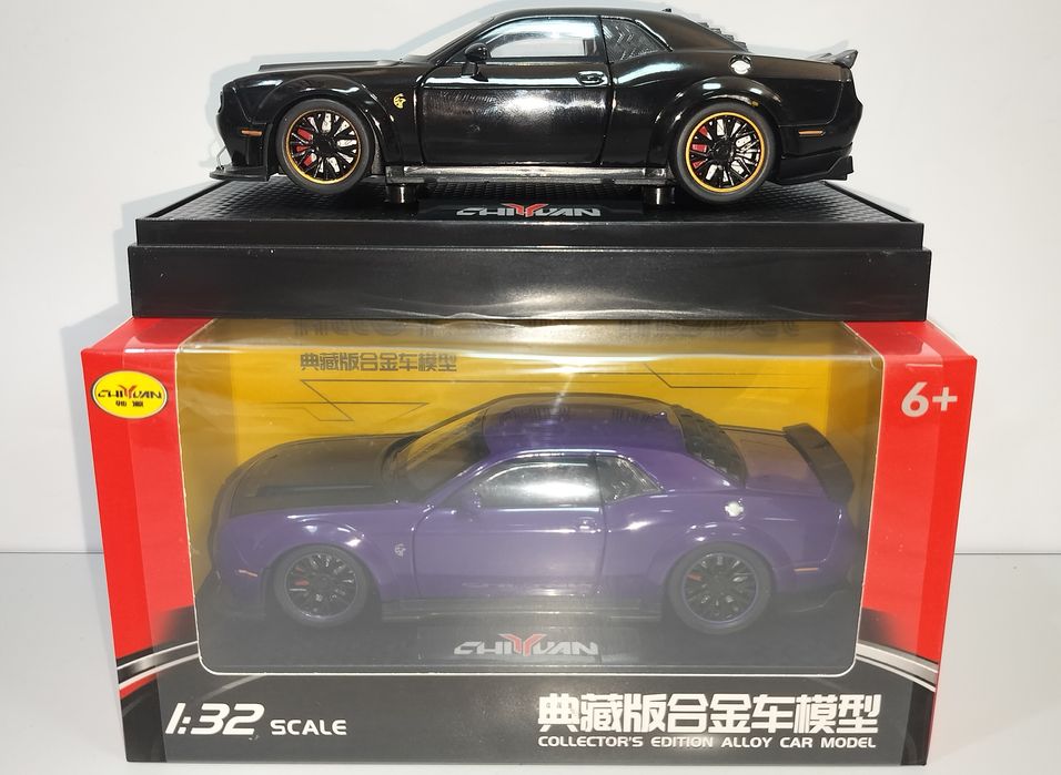 Dodge Challenger SRT Hellcat RedEye модель 1:32 CHIYUAN Металл звук