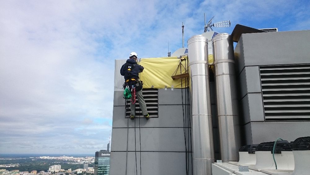 Alpinista24.pl Mycie okien elewacji Prace na wysokości Warszawa