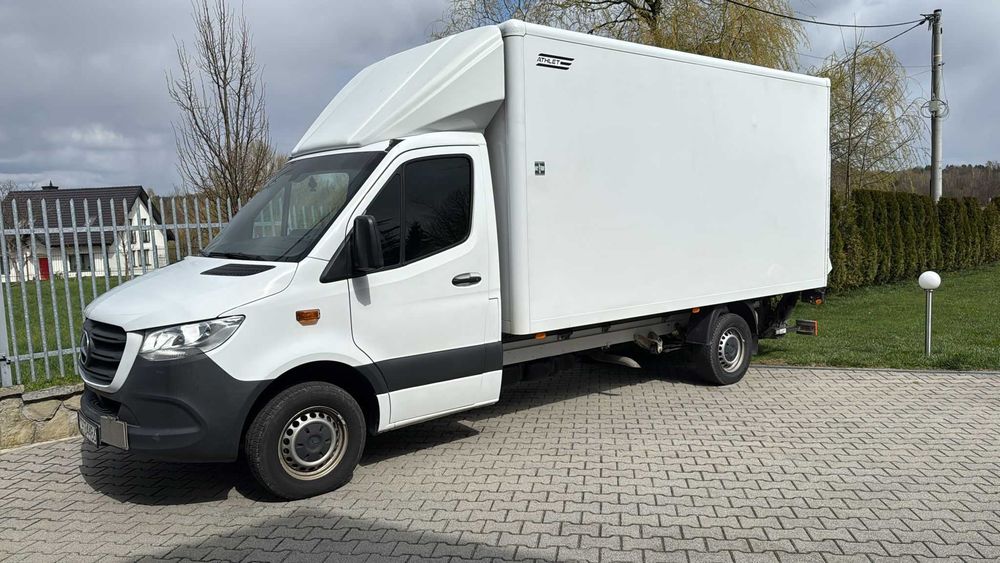 Mercedes Sprinter Kontener 240 wysoki z windą - wynajem długoterminowy