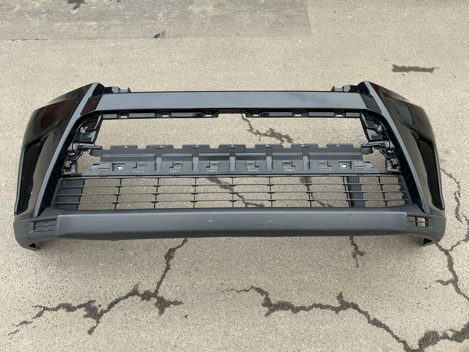 Toyota highlander бампер передний от 17-19год