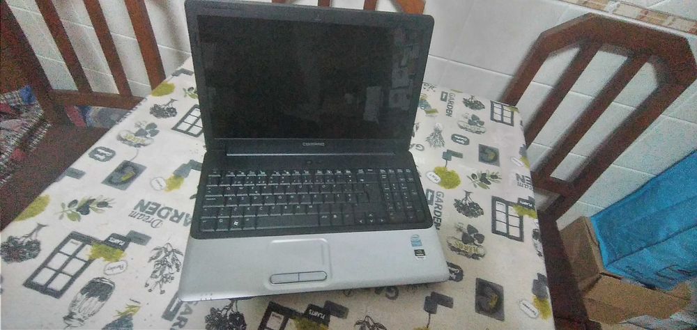 portatil  conpaq presario, com pouco uso