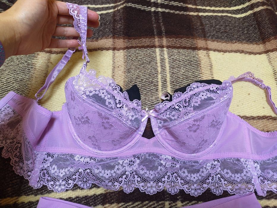 Нижнее бельё комплект трусики лифчик бюстгальтер 85C