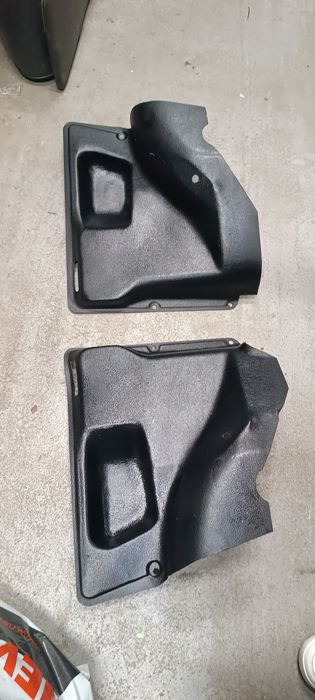 Fiat 126p boczki tylne nadkoli tylnych z otworem na pasy idealne