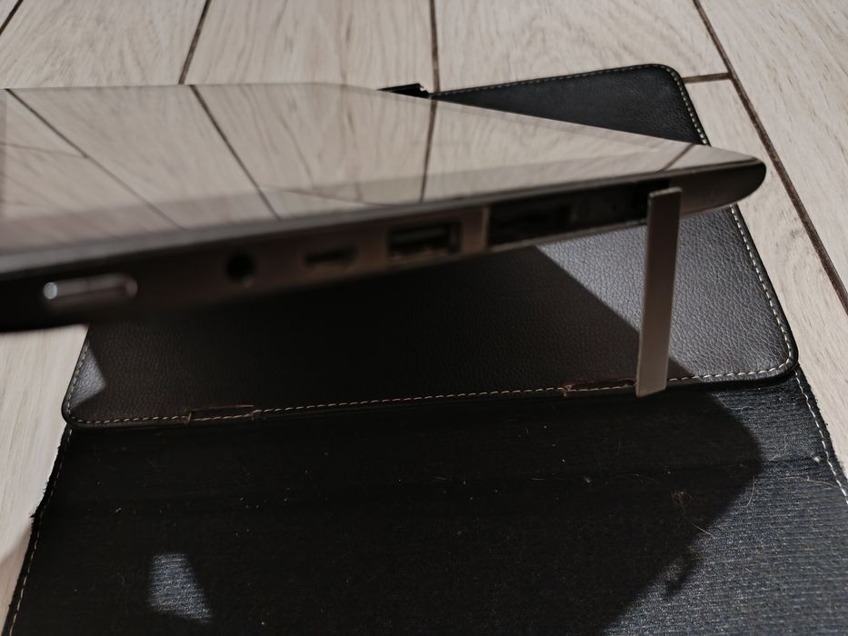 Планшет Acer Iconia Tab A200 10.1"  працює, коробка, зарядка. Для книг