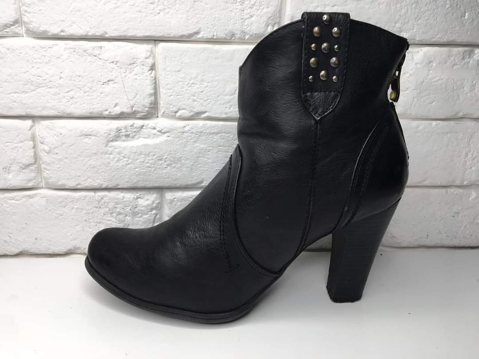 Botki delikatnie ocieplane Rozmiar 38