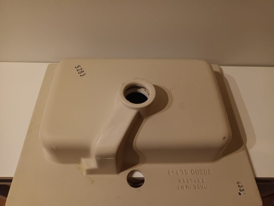 Lavatório branco Roca