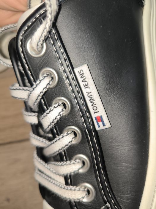 Оригінал.Tommy jeans  Жіночі шкіряні кеди , кросівки