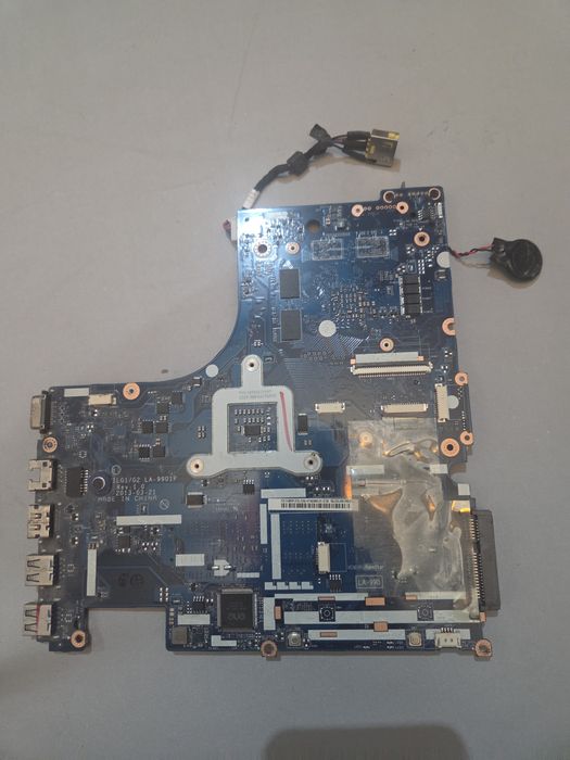 Sprzedam uszkodzoną plytę główną do laptopa Lenovo G500s