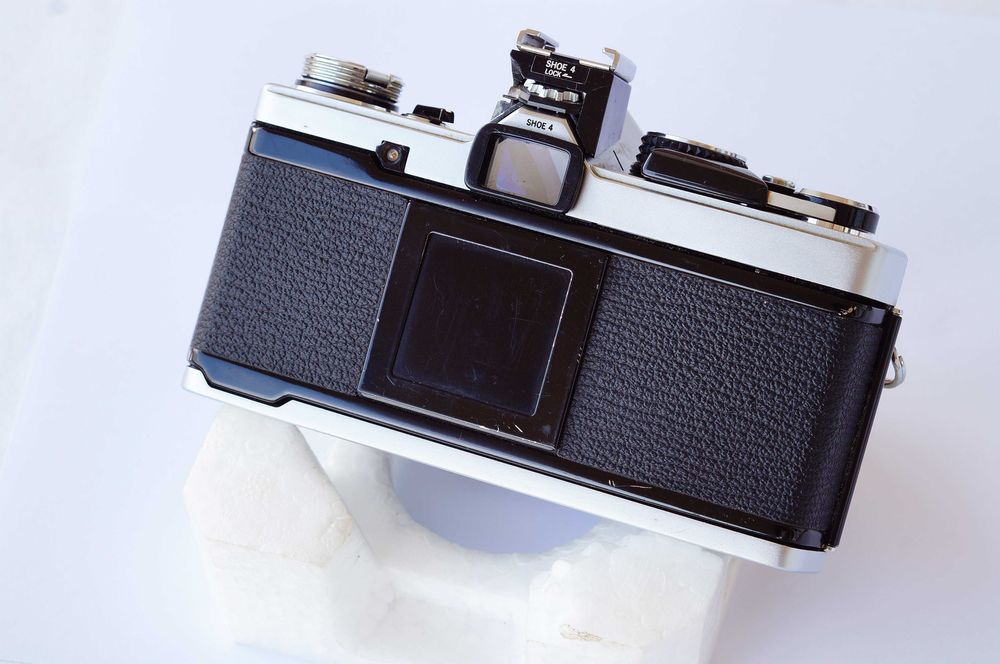 Aparat Olympus OM-2n z problemem