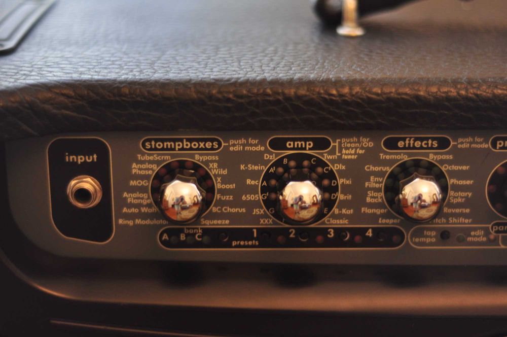 amplificador de guitarra Peavey Vypyr 30 avariado