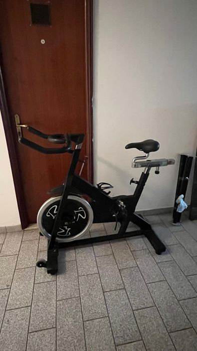Bicicleta de ginásio