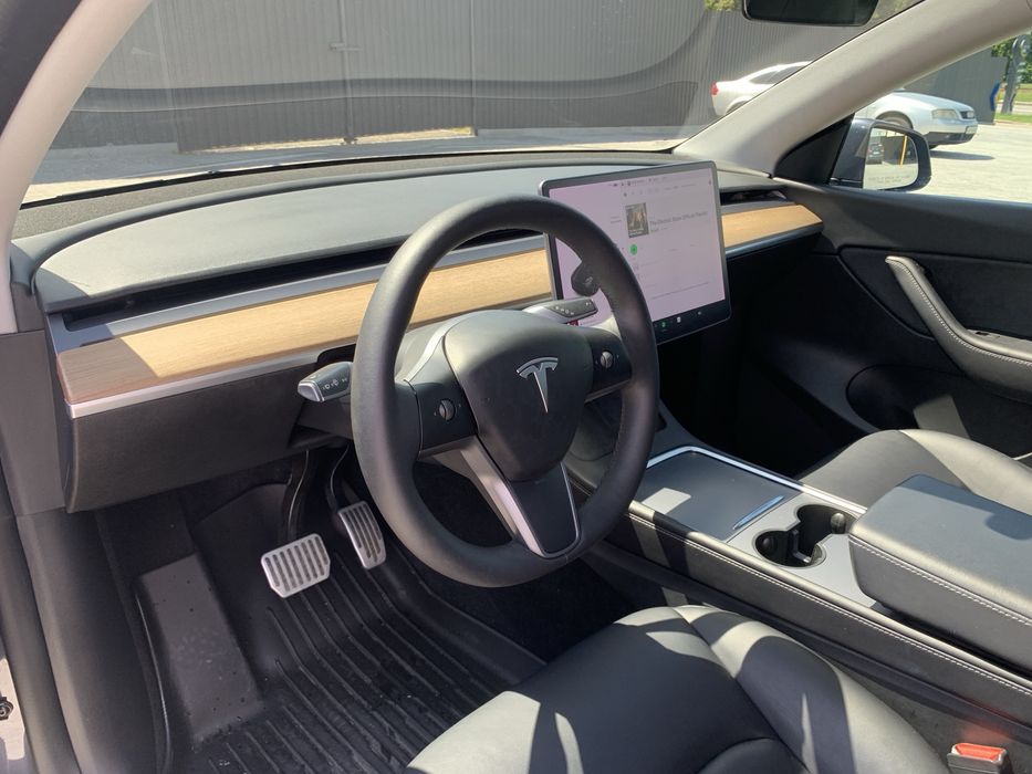 Tesla Model Y Long Range AWD | Dual Motor | 2021/2022
