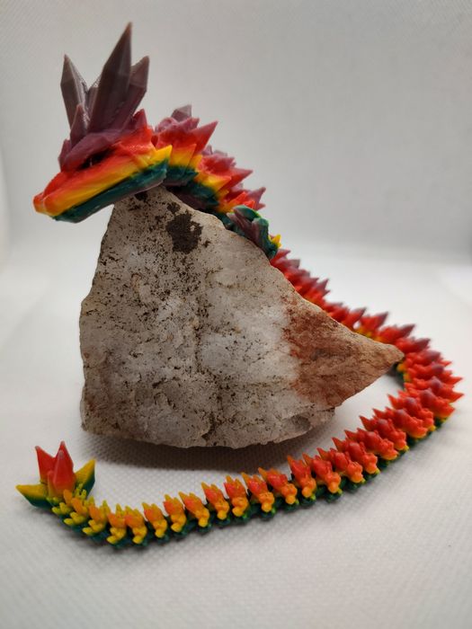 Ruchomy kryształowy smok ze smoczym jajem